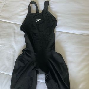 Speedo Valor closed back, comfort strap size 22